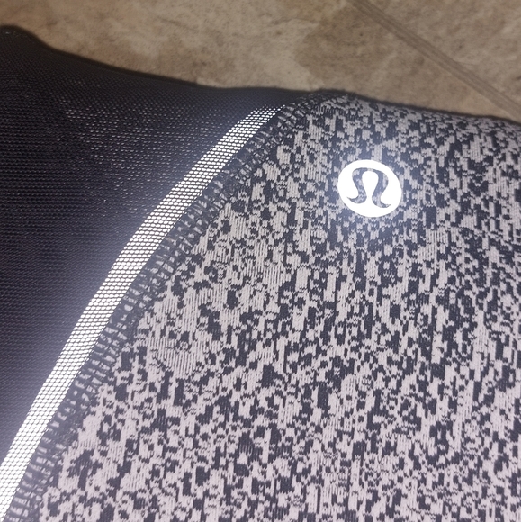 NWOT Lululemon Pace Rival Crops 8 - Picture 9 of 11